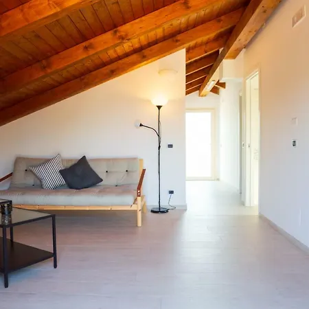 La Casa Di Benedetta Дом отдыха Ашеа